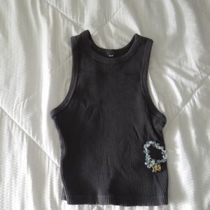 UNI QLO Gray Crop Top - Size Small